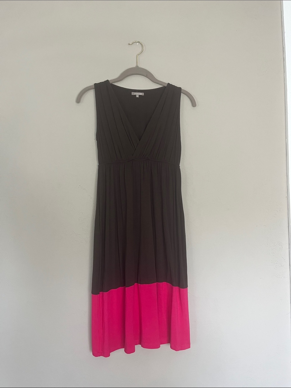JIGSAW Dress SZ S Brown & Pink, VNeck, Empire waist, pleats, sleeveless